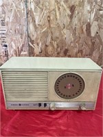 Vintage General Electric radio no plug