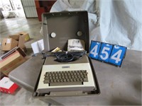 ROYAL ELECTRIC PORTABLE TYPE WRITER