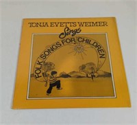 1982 Tonja Eyetts Weimer Sings Folk Songs For