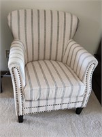 Layla Beige Fabric Accent Chair
38×31.5×30