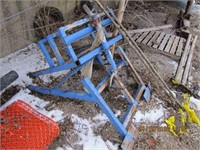 Blue metal stand, chicken wire, drain pcs & roll