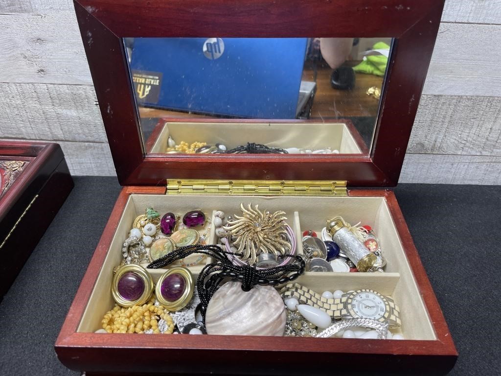 Jewelry Box With Jewelry