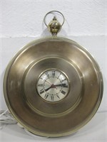 13"x 17" Round Electric Clock Powers On
