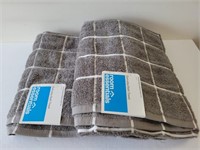 2 Room Essentials Bath Towels 30x54