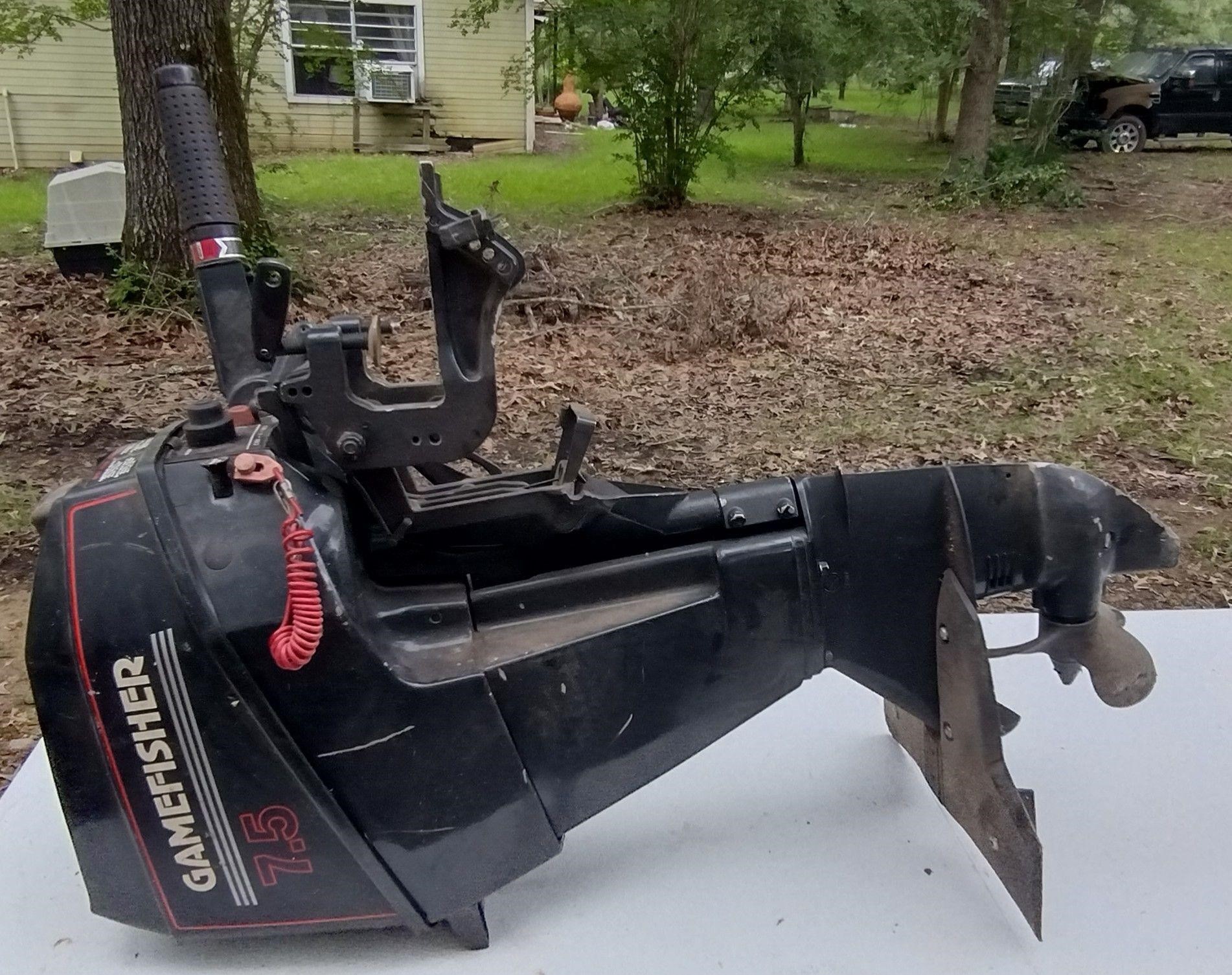 1980's Gamefisher Outboard Boat Motor 7.5