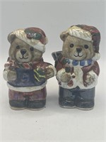 Salt & Pepper Shaker Set