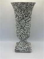 Vintage Haegar Popcorn vase Black &  White 11