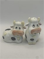 Salt & Pepper Shaker Set