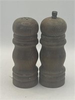 Salt & Pepper Shaker Set