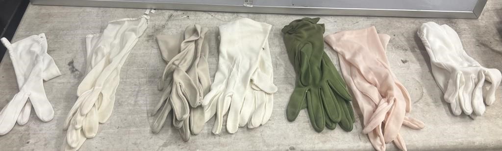 Lot of Woman’s Gloves 6 Pairs 1 Miscellaneous