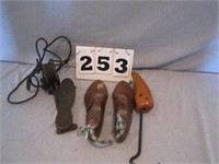 3 shoe stretchers and foot pedal to sewing machine