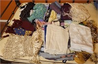 T - MIXED LOT OF SCARVES (N12)