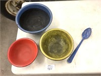 3 enamel bowls