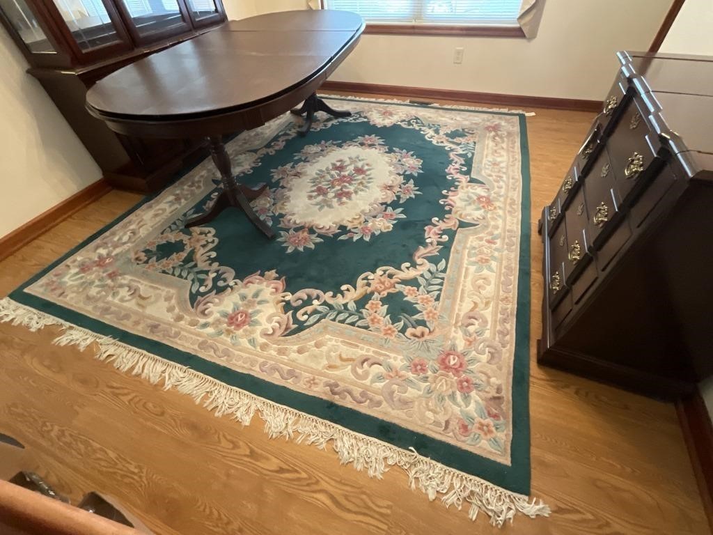 APPROX 10 X 8 FT RUG