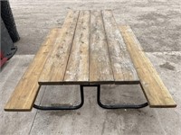 Picnic table