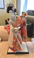 Encased Geisha Doll Display w/Figurines
