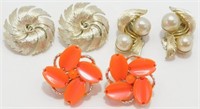 Vintage Lisner Earrings, Clip