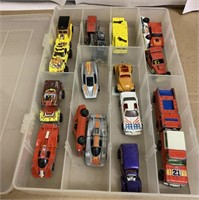 18-Hot Wheels  and case