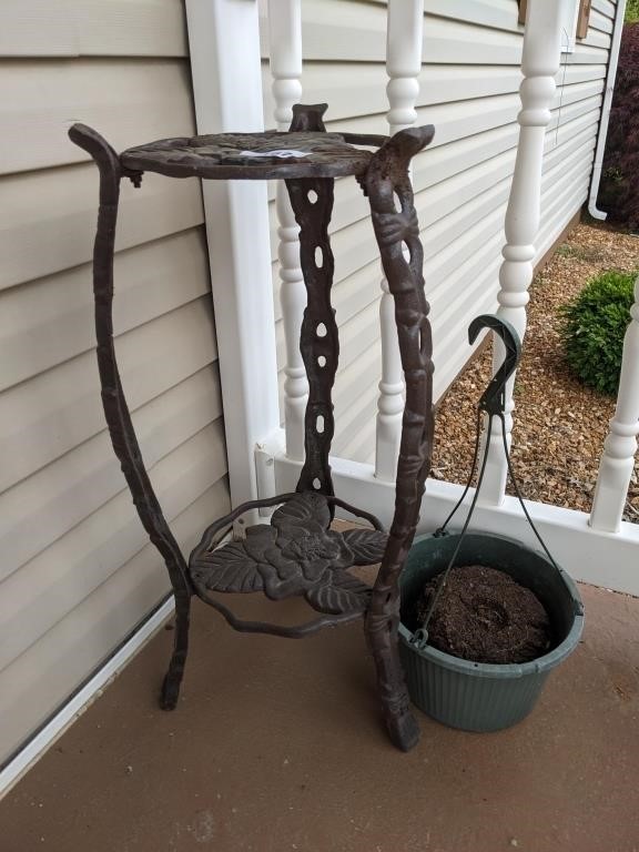 Metal Flower Pot Stand (damaged)