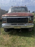 1984 Ford F350 flat bed. has key, cannot open
