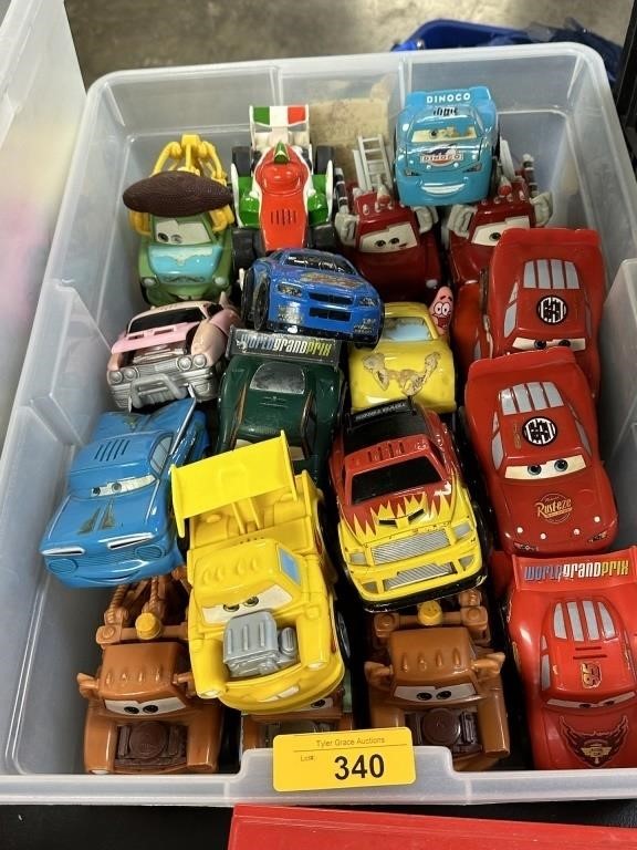 LARGE LOT OF CARS THE MOVIE CARS