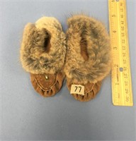 Baby booty moccasins with fur trim and beadwork ma