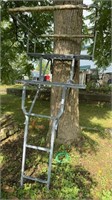 Tree stand
