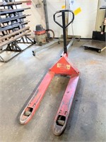 CROWN PALLET JACK  (UPPER BUILDING)