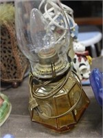 FOSTORIA COIN AMBER LAMP