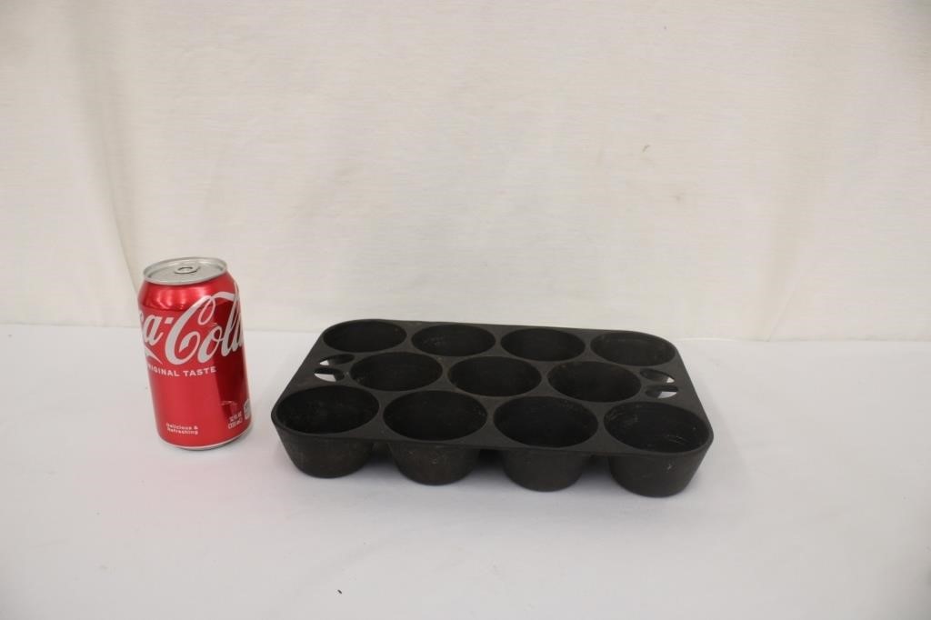 Cast Iron 11 Muffin Pan