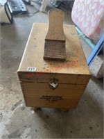 Shoe shine cleaner box (garage)