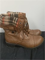 Size 6 brown boots