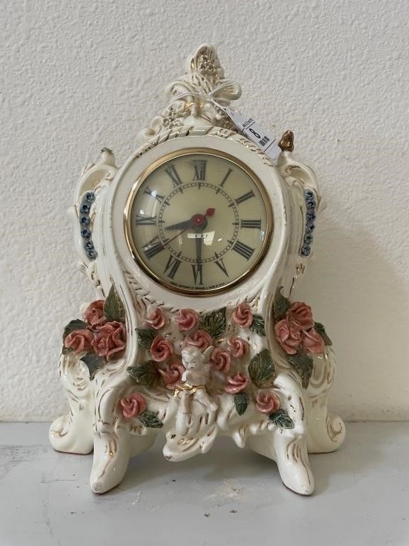 Beautiful Ceramic Holland Mold Mantle Clock
