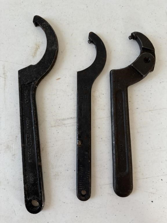 Hook wrenches