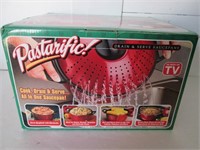 AS SEEN ON TV PASTA POT WITH DRAIN  LID