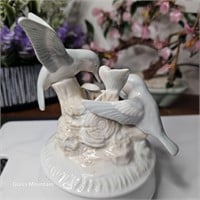 Vintage Ceramic Hummingbird Music Box