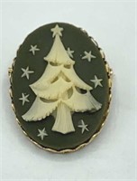 Vintage Christmas Tree Cameo Green Gray Brooch
