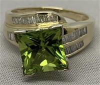 14KT YELLOW GOLD 2.60CTS PERIDOT & .80CTS DIA.