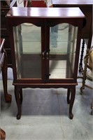 DISPLAY CABINET WITH GLASS SHELF