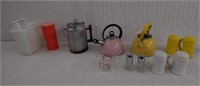 Vintage Teapots-S/P Shakers-Pyrex Measure Cup