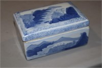 BLUE & WHITE PORCELAIN JEWELRY BOX