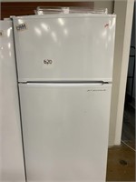 White refrigerator freezer combo