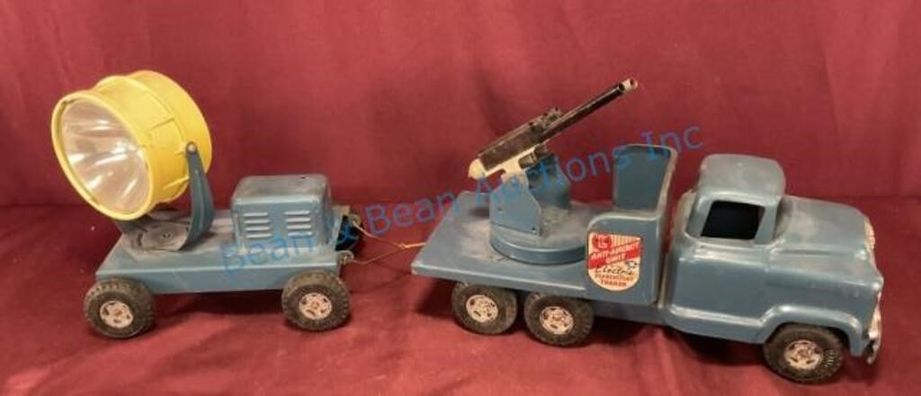 Buddy L anti-aircraft gun truck search light