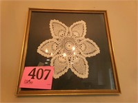 FRAMED DOILY 14 X 14