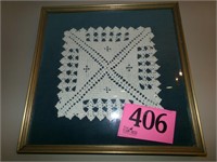 FRAMED DOILY 14 X 14