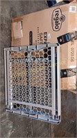 EXPANDABLE SAFETY GATE