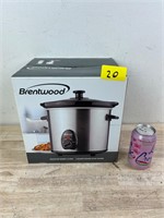 Brand new Brentwood slow cooker