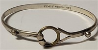 T - STERLING SILVER BANGLE BRACELET (L67)