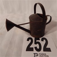 SMALL METAL WATERING CAN 6"