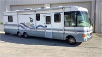 1996 Ford National RV F530 Dolphin Motor Home 2WD
